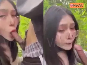 đi dã ngoại tiện phang eny ở trong rừng