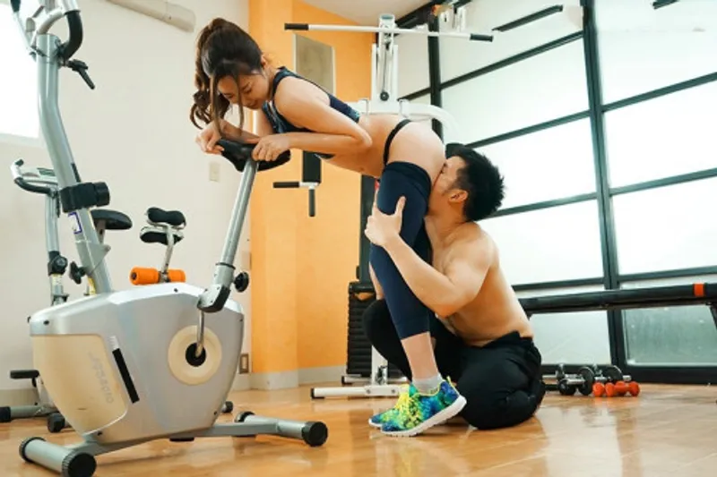 Xin người chồng đi tập gym, người vợ vụng trộm với anh pt